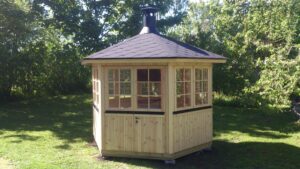 Hexagonal summer house