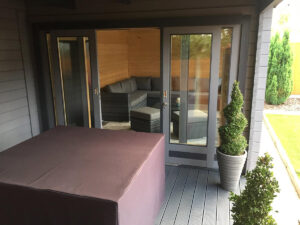 Caseta de jardín con porche Jacob E 12m² 7x3m 44mm