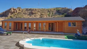 Casa de madera con tres dormitorios Holiday L en Sevilla