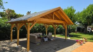 Una pérgola Henley XL montada y pintada en 2 días para nuestros clientes en Castellón