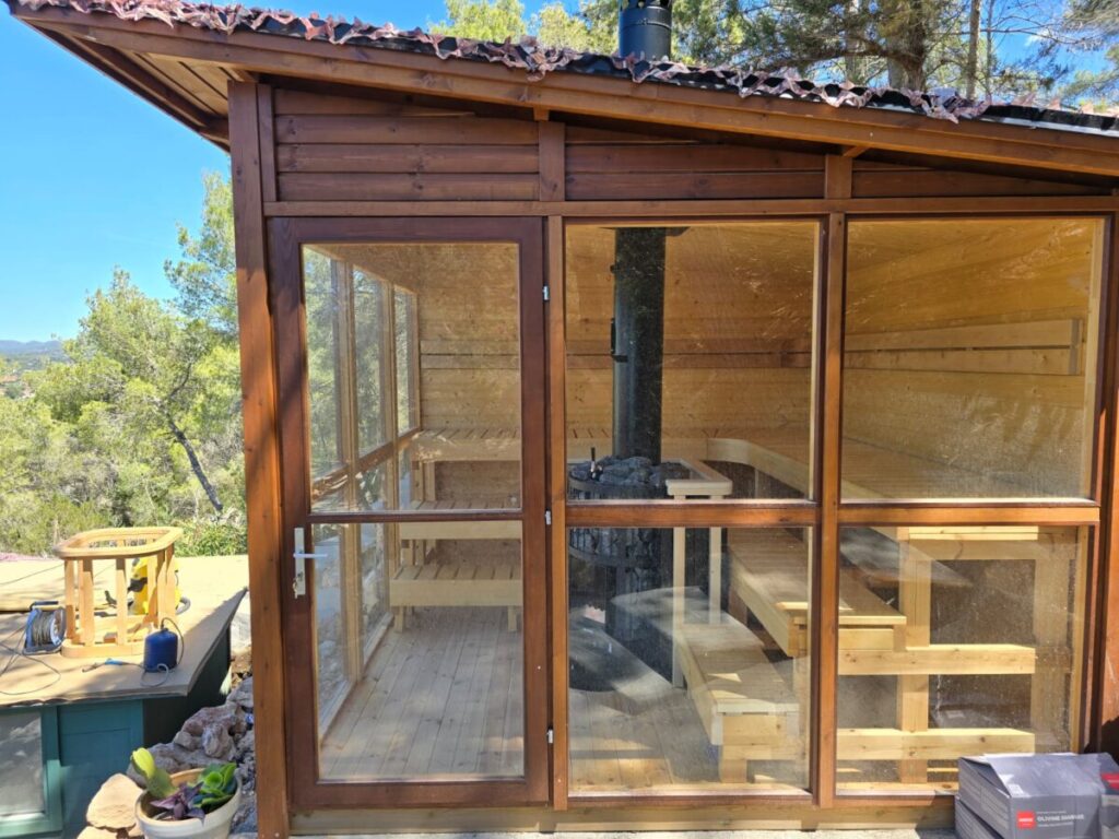 Garden sauna cabin with additional shower room and guest bedroom