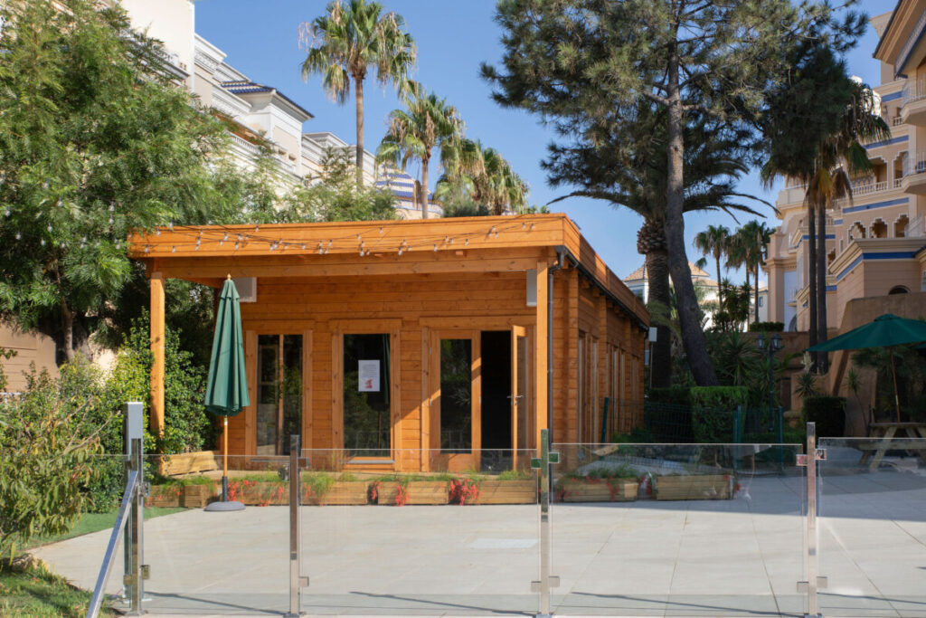 Caseta de jardín grande de 60 m² como guardería y cuarto de juegos, en Isla Canela, Huelva 5