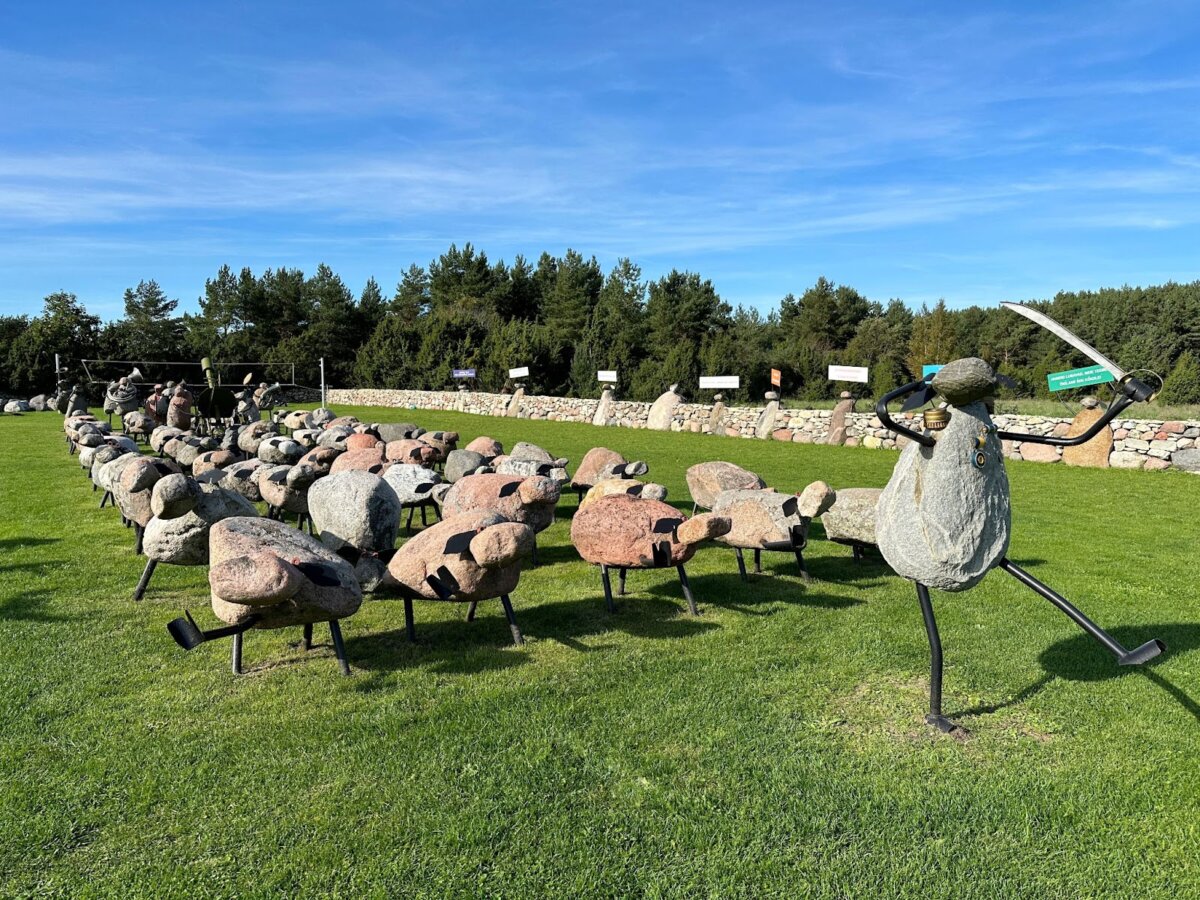 Esculturas de ovejas en Saaremaa, Estonia