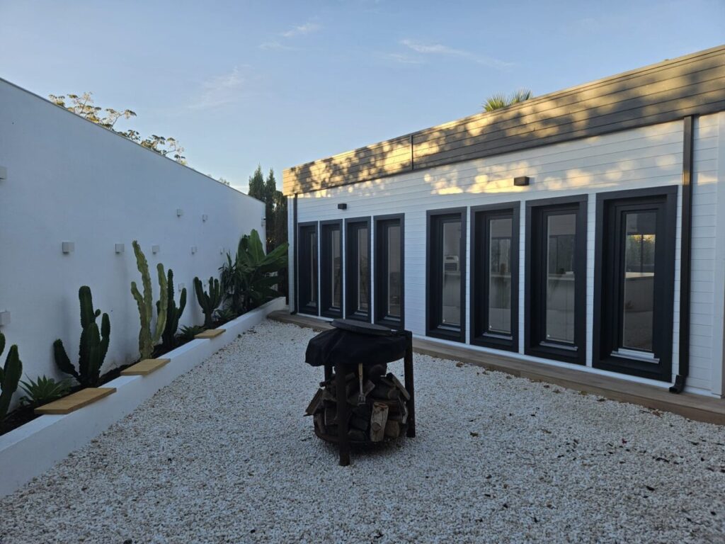 Large Garden Room Chiringuito de Jardín Built in Benahavis, Marbella, Costa del Sol