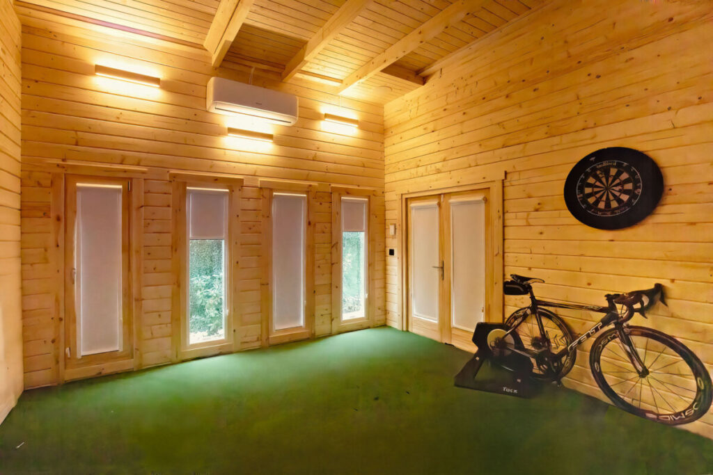 Garden Room with Golf Simulator in Marbella