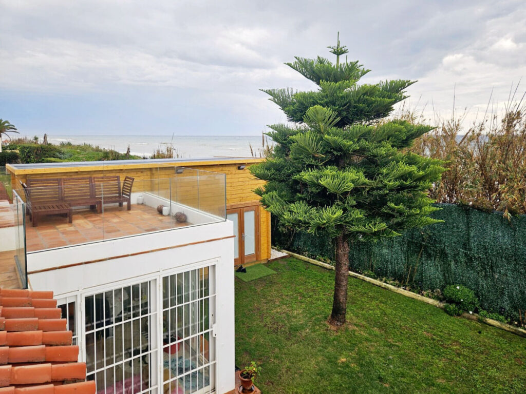 Garden Room with Golf Simulator in Marbella Elviria