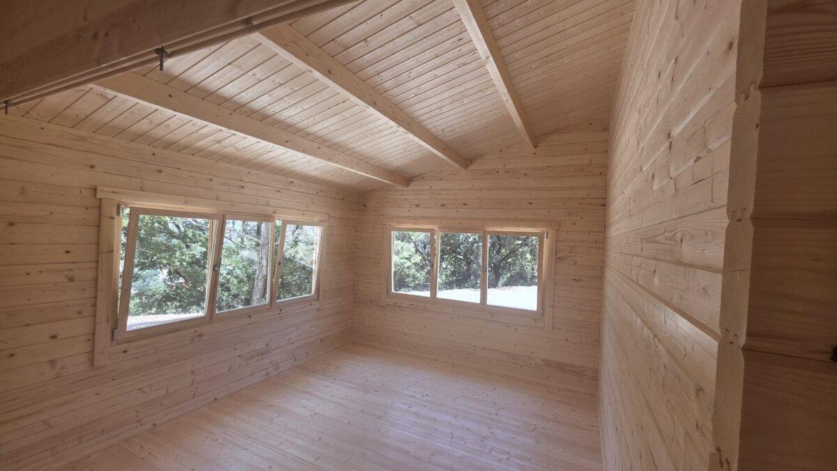 Two-Bedroom Bespoke Log Cabin Built in Jaén in Just Four Days