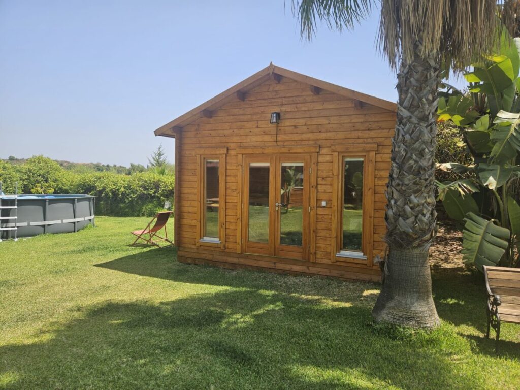 Tres Cabañas de Madera Construidas en Estepona