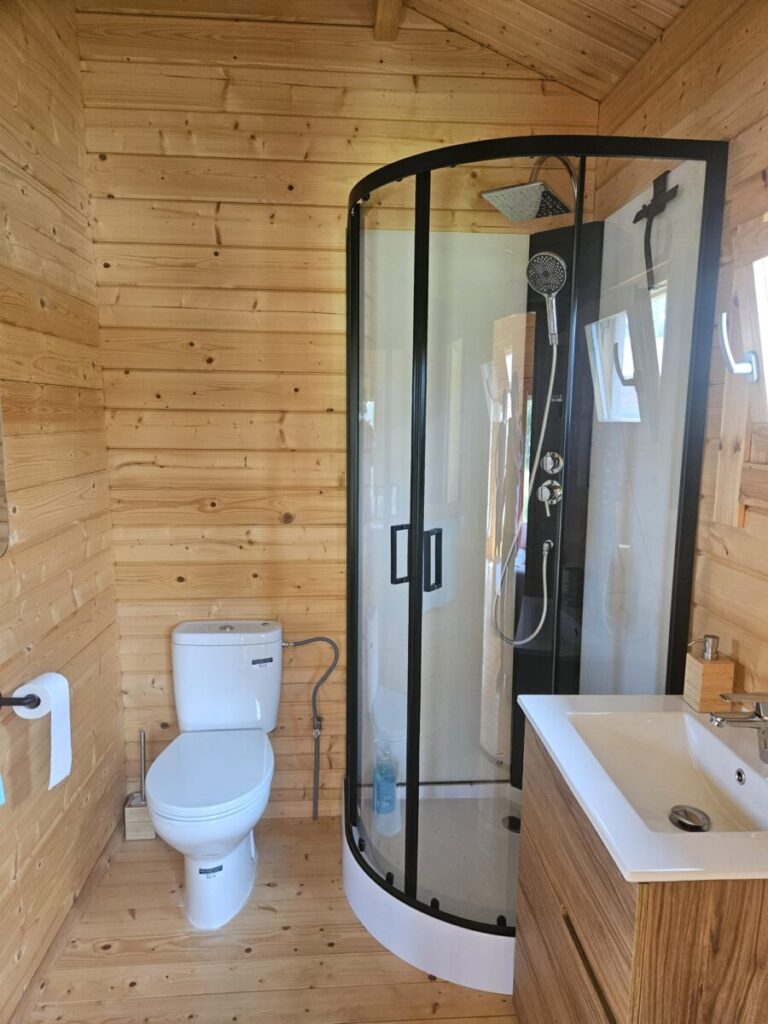 Tres Cabañas de Madera Construidas en Estepona