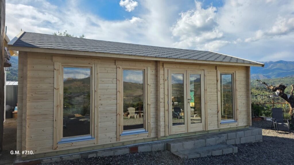 Caseta a Medida: Caseta de Jardín Personalizada Instalada Cerca de Marbella, Costa del Sol