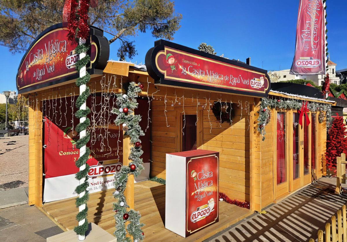 Caseta de madera personalizada para el Mercadillo Navideño de la Plaza de Colón Madrid