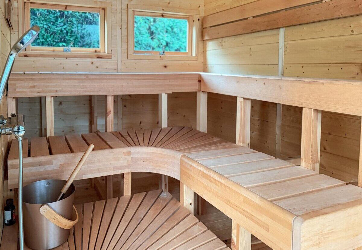 Caseta de Jardín con Sauna y terraza de termo madera 3