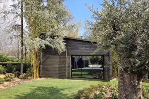Caseta de jardín con simulador de golf en La Moraleja Madrid