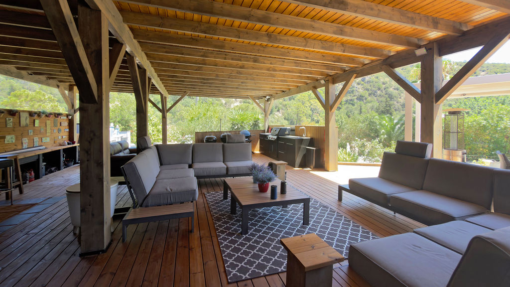 Large Wooden Pergola and Thermo-Wood Terrace in Benahavís, Marbella