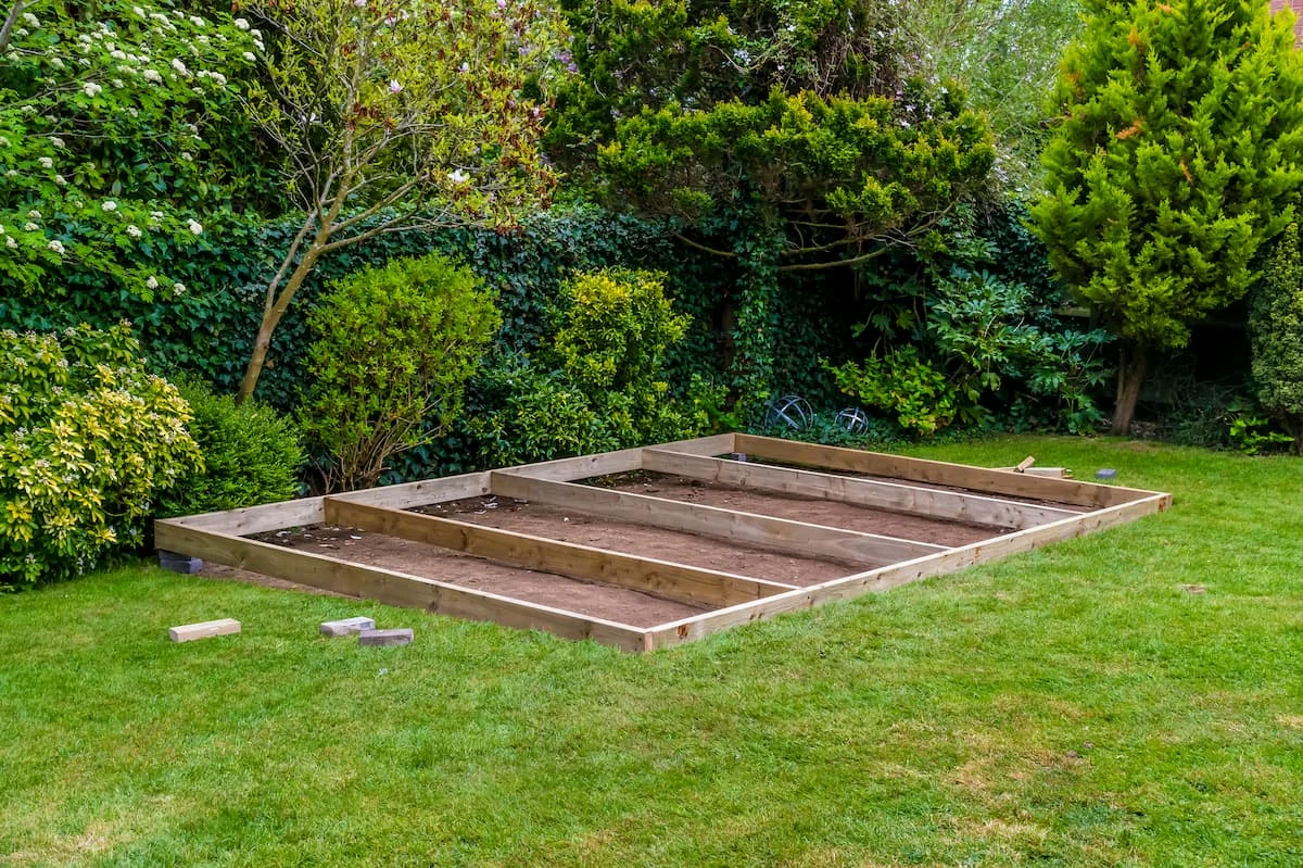 Estructura base de una caseta de jardín